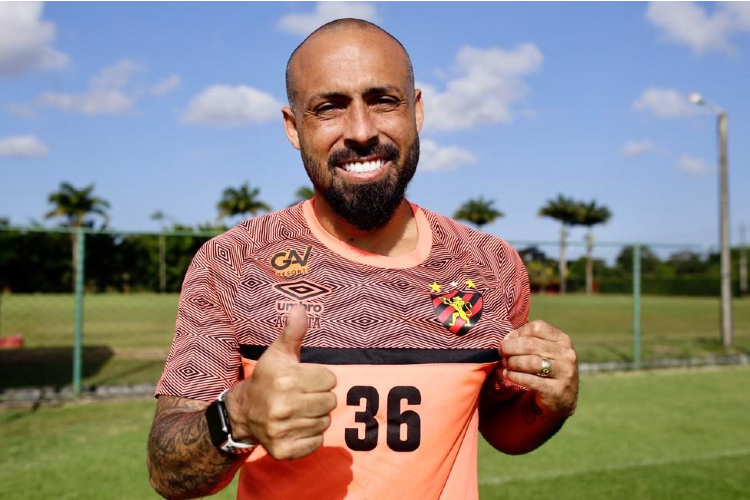 Sem nunca ter entrado em campo pelo Sport, Vander Vieira est de sada do clube